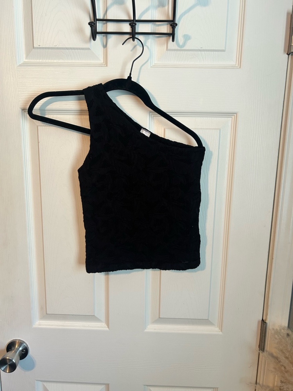Nikibiki Black One-Shoulder Textured Camisole